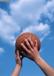 （体育·国际足球）不做小动作 巴西队主教练训练时不让球员戴护腿板