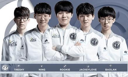 对抗中脱颖 对抗中脱颖